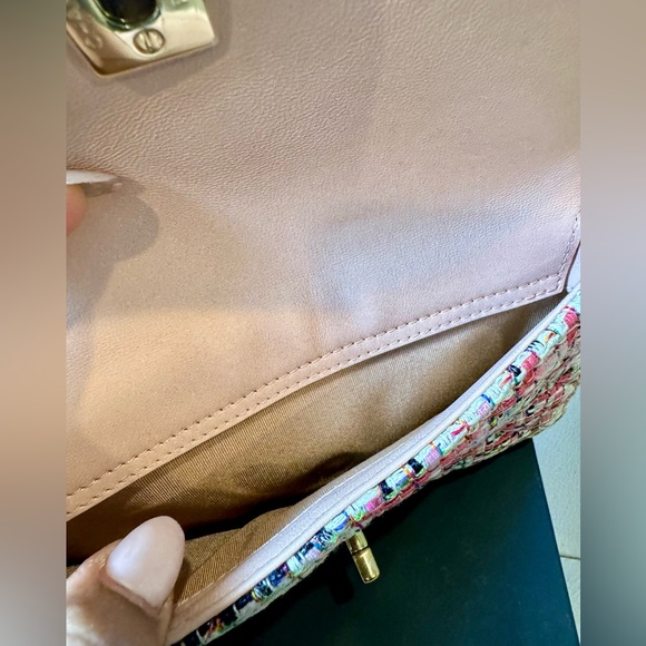 sold x Chanel Tweed & Pink Lambskin Classic Flap Bag - Picture 9 of 16